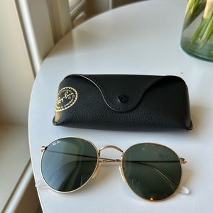 Ray-ban round metal sunglasses size large (133mm hinge to hinge)